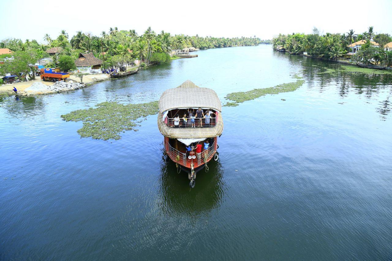 Vaishnav Tours Hotel Alappuzha Exterior photo